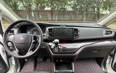 Honda Odyssey IV, 2021 год, 2 420 000 рублей, 9 фотография