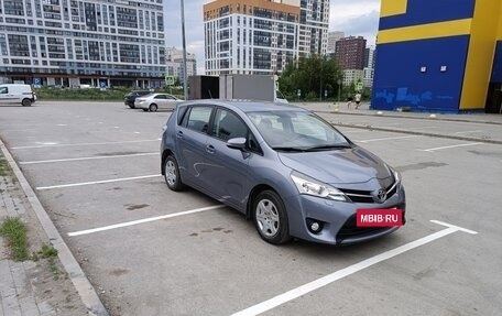 Toyota Verso I, 2013 год, 1 650 000 рублей, 4 фотография