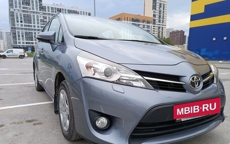 Toyota Verso I, 2013 год, 1 650 000 рублей, 11 фотография