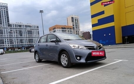 Toyota Verso I, 2013 год, 1 650 000 рублей, 13 фотография