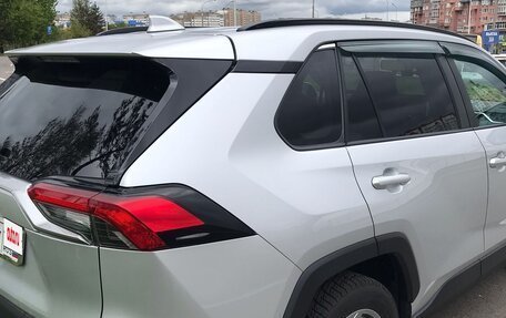 Toyota RAV4, 2020 год, 3 100 000 рублей, 5 фотография