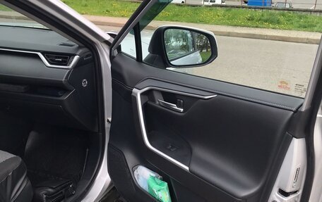 Toyota RAV4, 2020 год, 3 100 000 рублей, 10 фотография