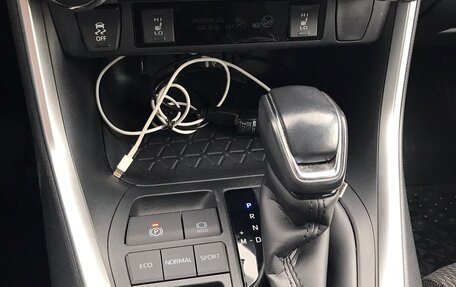 Toyota RAV4, 2020 год, 3 100 000 рублей, 19 фотография