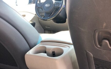 KIA Sedona III, 2016 год, 2 330 000 рублей, 5 фотография