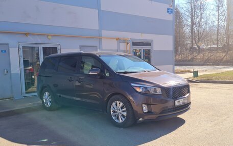 KIA Sedona III, 2016 год, 2 330 000 рублей, 6 фотография