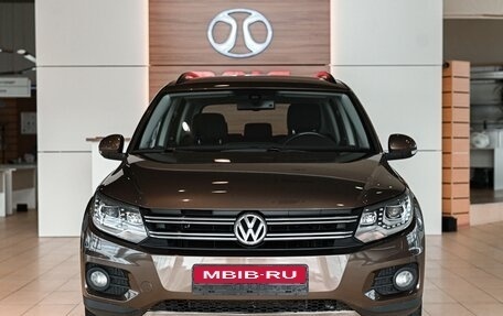 Volkswagen Tiguan I, 2015 год, 1 455 000 рублей, 2 фотография