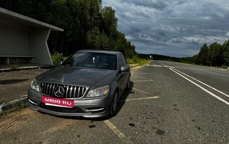 Mercedes-Benz C-Класс, 2010 год, 1 400 000 рублей, 2 фотография