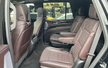 Cadillac Escalade V, 2023 год, 13 000 000 рублей, 16 фотография