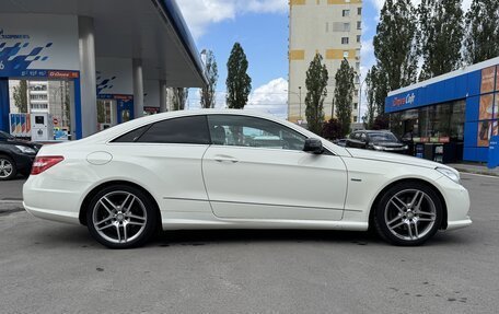 Mercedes-Benz E-Класс, 2012 год, 1 800 000 рублей, 2 фотография