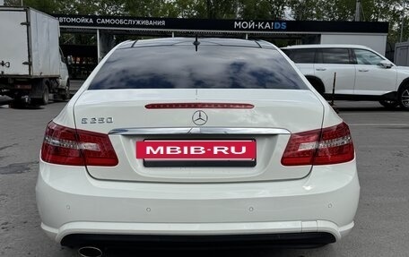 Mercedes-Benz E-Класс, 2012 год, 1 800 000 рублей, 4 фотография