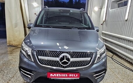 Mercedes-Benz V-Класс, 2017 год, 6 350 000 рублей, 2 фотография