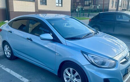 Hyundai Solaris II рестайлинг, 2014 год, 1 050 000 рублей, 2 фотография