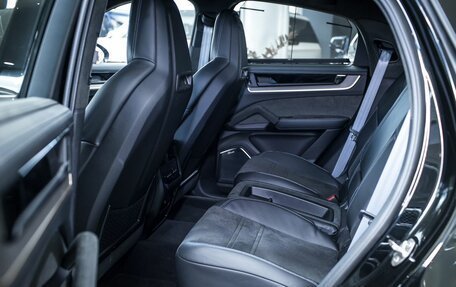 Porsche Cayenne III, 2025 год, 33 900 000 рублей, 25 фотография