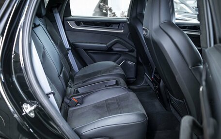 Porsche Cayenne III, 2025 год, 33 900 000 рублей, 29 фотография