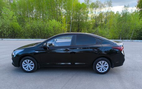 Hyundai Solaris II рестайлинг, 2018 год, 1 000 000 рублей, 2 фотография