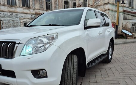 Toyota Land Cruiser Prado 150 рестайлинг 2, 2013 год, 2 700 000 рублей, 6 фотография