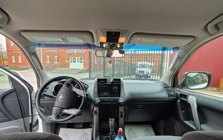 Toyota Land Cruiser Prado 150 рестайлинг 2, 2013 год, 2 700 000 рублей, 13 фотография