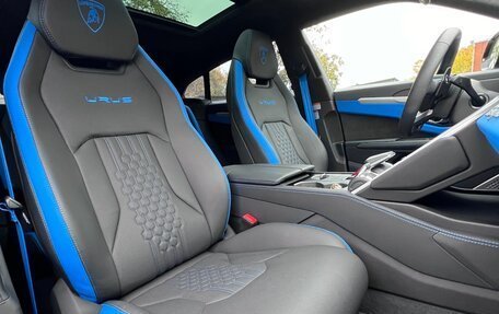 Lamborghini Urus I, 2023 год, 34 000 000 рублей, 26 фотография