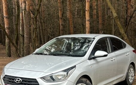 Hyundai Solaris II рестайлинг, 2019 год, 1 350 000 рублей, 2 фотография