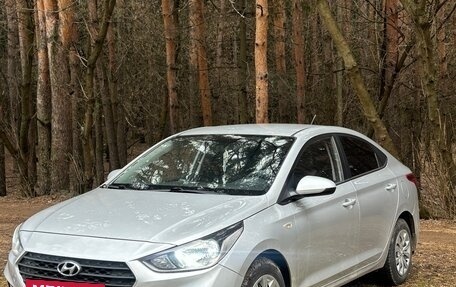 Hyundai Solaris II рестайлинг, 2019 год, 1 350 000 рублей, 3 фотография
