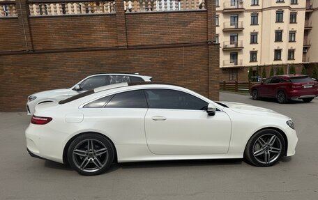 Mercedes-Benz E-Класс, 2019 год, 4 200 000 рублей, 7 фотография