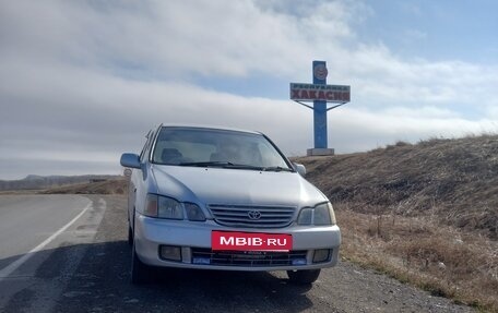 Toyota Gaia, 2000 год, 550 000 рублей, 3 фотография