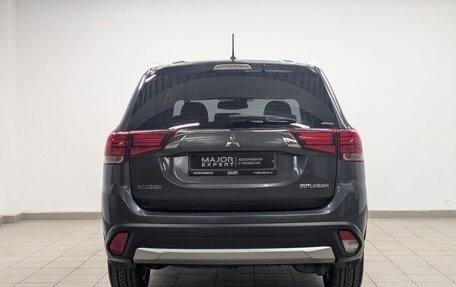 Mitsubishi Outlander III рестайлинг 3, 2016 год, 1 745 000 рублей, 3 фотография
