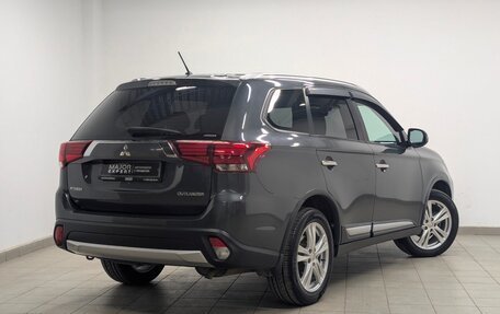 Mitsubishi Outlander III рестайлинг 3, 2016 год, 1 745 000 рублей, 2 фотография