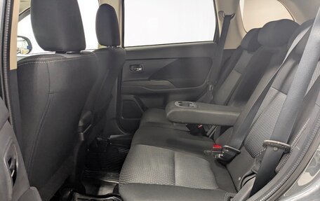 Mitsubishi Outlander III рестайлинг 3, 2016 год, 1 745 000 рублей, 5 фотография