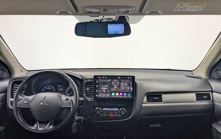 Mitsubishi Outlander III рестайлинг 3, 2016 год, 1 745 000 рублей, 14 фотография