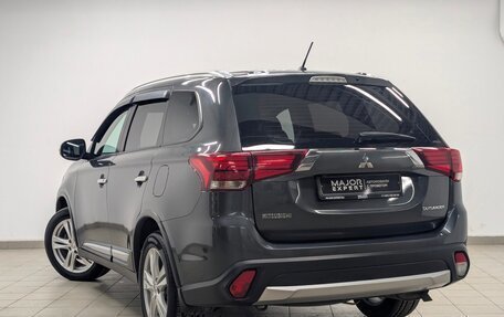 Mitsubishi Outlander III рестайлинг 3, 2016 год, 1 745 000 рублей, 18 фотография