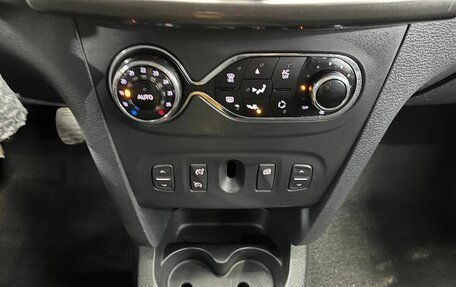 Renault Sandero II рестайлинг, 2015 год, 740 000 рублей, 15 фотография