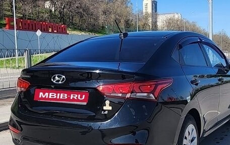 Hyundai Solaris II рестайлинг, 2018 год, 1 350 000 рублей, 2 фотография