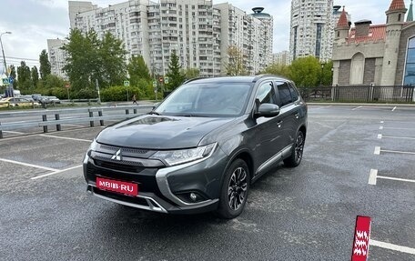 Mitsubishi Outlander III рестайлинг 3, 2022 год, 2 700 000 рублей, 1 фотография