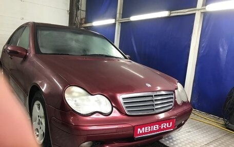 Mercedes-Benz C-Класс, 2003 год, 630 000 рублей, 1 фотография