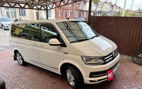 Volkswagen Multivan T6 рестайлинг, 2019 год, 3 900 000 рублей, 1 фотография
