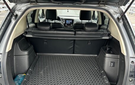 Mitsubishi Outlander III рестайлинг 3, 2022 год, 2 700 000 рублей, 10 фотография