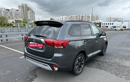 Mitsubishi Outlander III рестайлинг 3, 2022 год, 2 700 000 рублей, 5 фотография