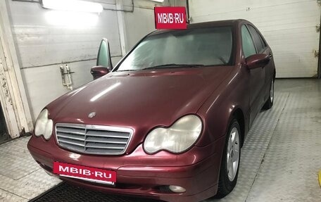 Mercedes-Benz C-Класс, 2003 год, 630 000 рублей, 2 фотография