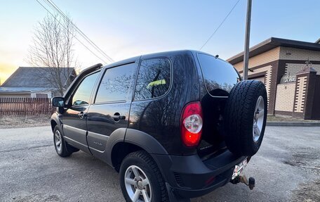 Chevrolet Niva I рестайлинг, 2017 год, 799 900 рублей, 7 фотография