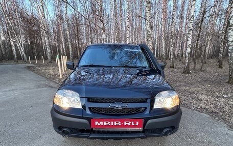 Chevrolet Niva I рестайлинг, 2017 год, 799 900 рублей, 2 фотография