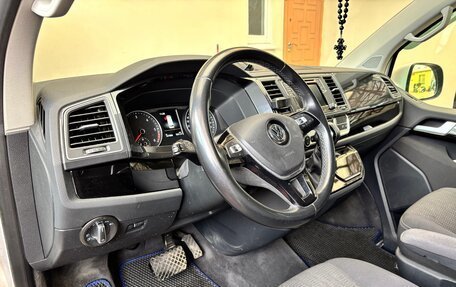 Volkswagen Multivan T6 рестайлинг, 2019 год, 3 900 000 рублей, 5 фотография