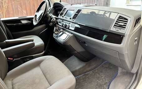 Volkswagen Multivan T6 рестайлинг, 2019 год, 3 900 000 рублей, 8 фотография