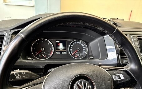 Volkswagen Multivan T6 рестайлинг, 2019 год, 3 900 000 рублей, 6 фотография