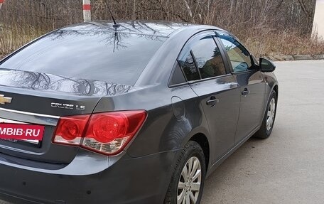 Chevrolet Cruze II, 2011 год, 650 000 рублей, 3 фотография