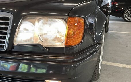 Mercedes-Benz E-Класс, 1993 год, 2 800 000 рублей, 8 фотография