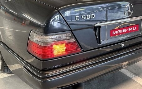 Mercedes-Benz E-Класс, 1993 год, 2 800 000 рублей, 9 фотография