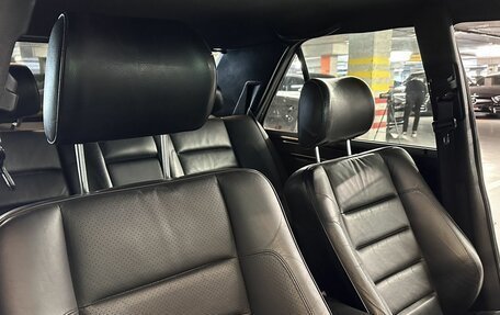 Mercedes-Benz E-Класс, 1993 год, 2 800 000 рублей, 25 фотография