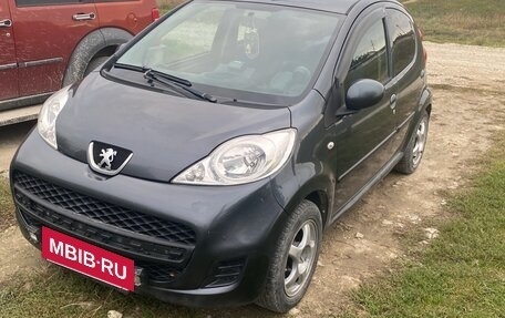 Peugeot 107 I рестайлинг, 2011 год, 550 000 рублей, 4 фотография