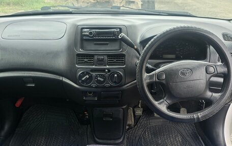 Toyota Raum I, 2000 год, 295 000 рублей, 2 фотография